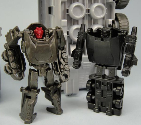 First Look At Transformers Generations Metroplex Scamper Image Compares New Figure With G1 Scamper Toys (1 of 1)